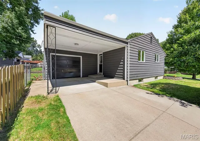 Photo 2 of Single family home for sale at 2701 Sibley St, St Charles, MO 63301 | MLS# MIS26054513 | Listing updated on 2026-09-08