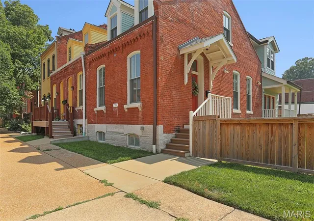 Photo 3 of Sale Pending at 2704 Mcnair Ave, St Louis, MO 63118 | MLS# MIS26054515 | Listing updated on 2026-08-31