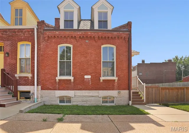 Photo 3 of Sale Pending at 2704 Mcnair Ave, St Louis, MO 63118 | MLS# MIS26054515 | Listing updated on 2026-08-31