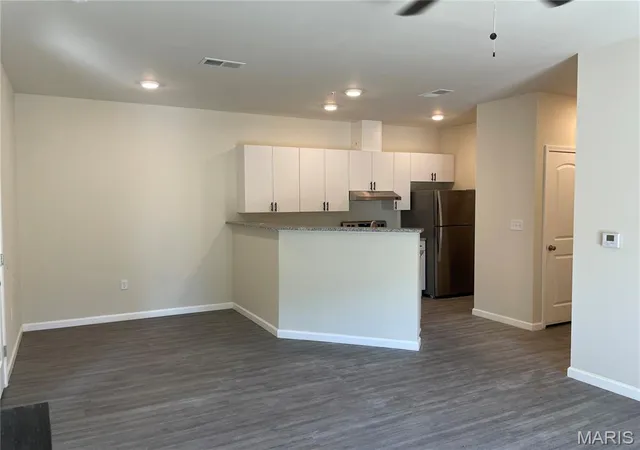 Listing Photo 4 - Condo for sale in building located at 214 Harmony Mdws Ct, Dardenne Prairie, MO 63368 - Unit #214