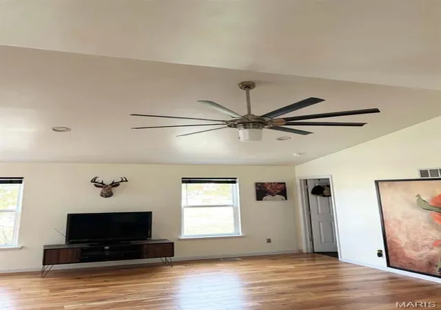Photo 4 of Single family home for sale at 1065 Remington Dr, Imperial, MO 63052 | MLS# MIS26054527 | Listing updated on 2026-08-27