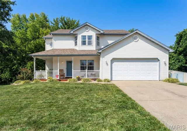 Photo 2 of Single family home for sale at 908 Amesbury Ct, Belleville, IL 62221 | MLS# MIS26054535 | Listing updated on 2026-10-07