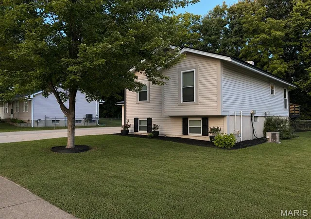 2nd image of 45 Chip Dr, O'fallon, MO 63366 | MLS# MIS26054537