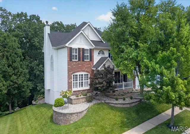 Photo 3 of Sale Pending at 1028 Stone Spring Ct, Eureka, MO 63025 | MLS# MIS26054546 | Listing updated on 2026-09-03