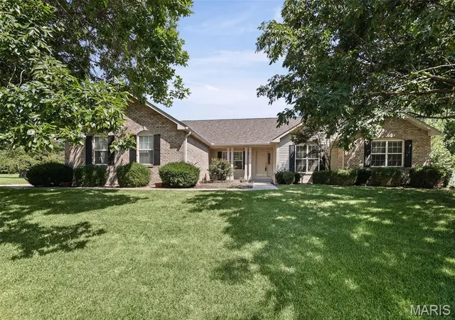Photo 1 of Single family home for sale at 2036 Cedarwood Trl, Belleville, IL 62226 | MLS# MIS26054550 | Listing updated on 2026-09-15
