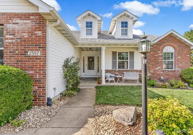 Photo 2 of Single family home for sale at 2557 Spyglass Ct, Edwardsville, IL 62025 | MLS# MIS26054552 | Listing updated on 2026-09-17