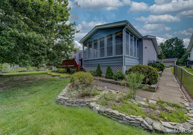 3rd image of 715 Shallowcreek Vw, Manchester, MO 63021 | MLS# MIS26054555