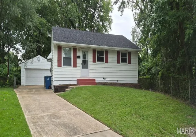 Photo 1 of Single family home for sale at 10605 Dunkeld Cir, St Louis, MO 63137 | MLS# MIS26054559 | Listing updated on 2026-09-08
