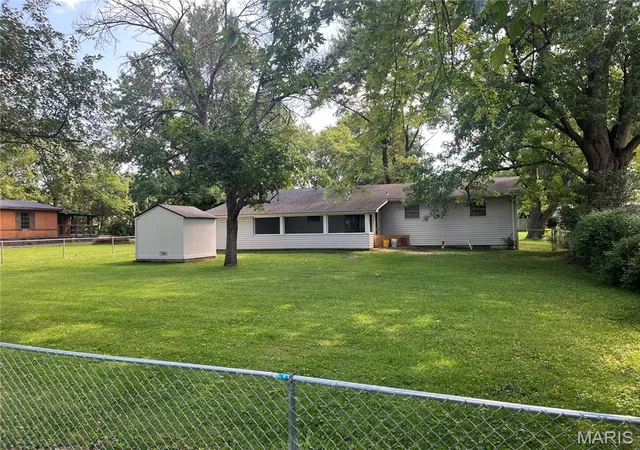 22nd image of 121 Richmond Dr, Fairview Heights, IL 62208 | MLS# MIS26054561