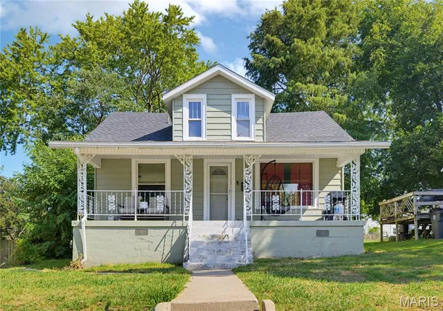 Photo 2 of Single family home for sale at 1418 Jefferson Ave, Cape Girardeau, MO 63703 | MLS# MIS26054565 | Listing updated on 2026-09-04