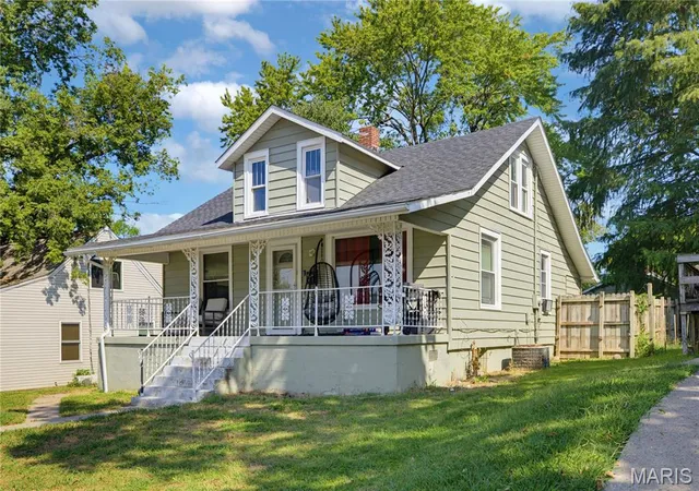 Photo 3 of Single family home for sale at 1418 Jefferson Ave, Cape Girardeau, MO 63703 | MLS# MIS26054565 | Listing updated on 2026-09-04