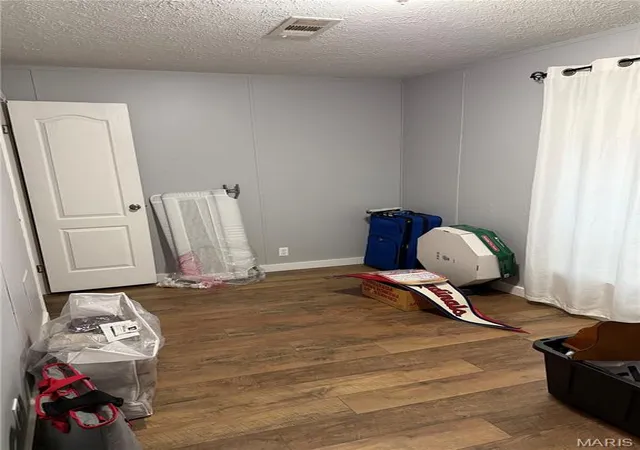 Photo 2 of Manufactured home for sale at 165 Schaper Rd, Unincorporated, MO 63348 | MLS# MIS26054577 | Listing updated on 2026-09-01