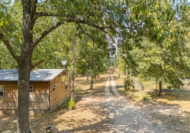 Photo 3 of Manufactured home for sale at 12502 Bell Rd, Roby, MO 65557 | MLS# MIS26054580 | Listing updated on 2026-09-21