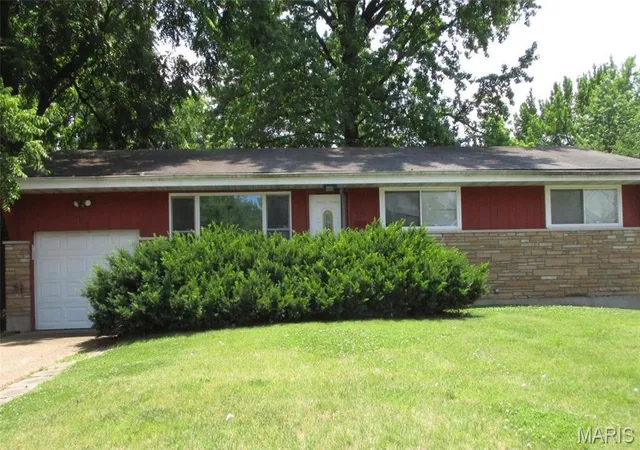 Photo 1 of Single family home for sale at 2318 Gardner Dr, St Louis, MO 63136 | MLS# MIS26054584 | Listing updated on 2026-08-26