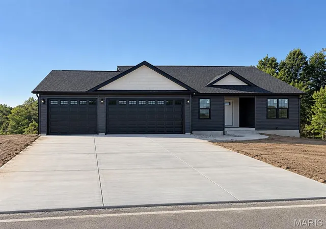 Photo 1 of Sale Pending at 29378 State Hwy B, Warrenton, MO 63383 | MLS# MIS26054592 | Listing updated on 2026-10-02