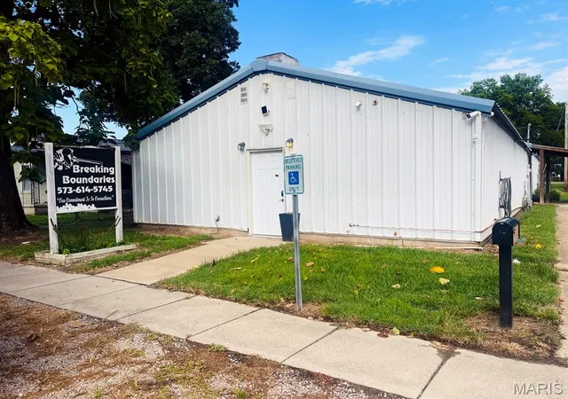 1st image of 810 & 812 W Oak, Dexter, MO 63841 | MLS# MIS26054594