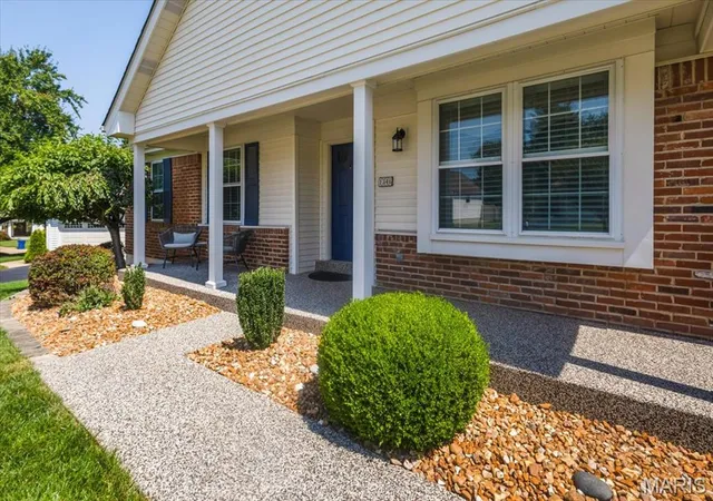 Photo 2 of Single family home for sale at 1346 Cherry Glen Ct, Chesterfield, MO 63017 | MLS# MIS26054596 | Listing updated on 2026-09-13