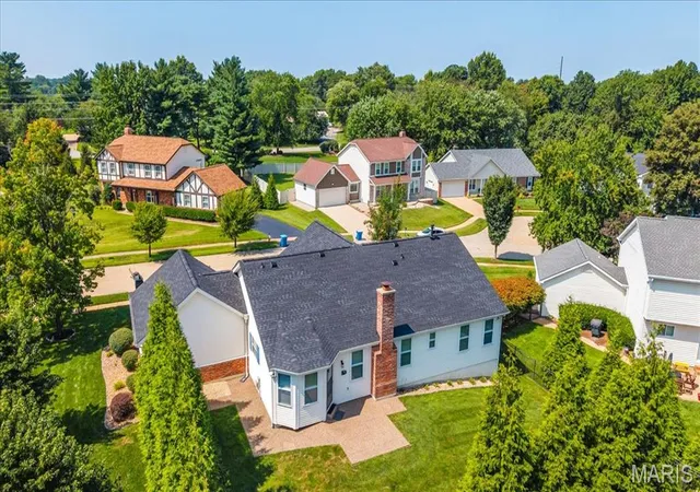 Photo 3 of Single family home for sale at 1346 Cherry Glen Ct, Chesterfield, MO 63017 | MLS# MIS26054596 | Listing updated on 2026-09-13