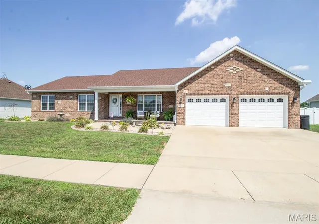 1st image of 2541 Commercial Pkwy, Granite City, IL 62040 | MLS# MIS26054611