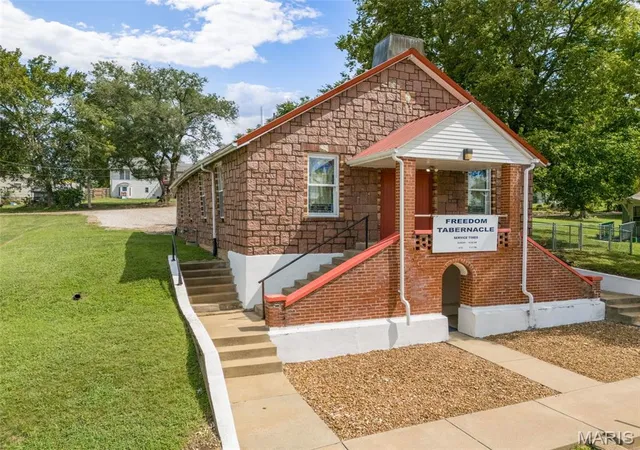 2nd image of 402 Glendale St, Park Hills, MO 63601 | MLS# MIS26054614