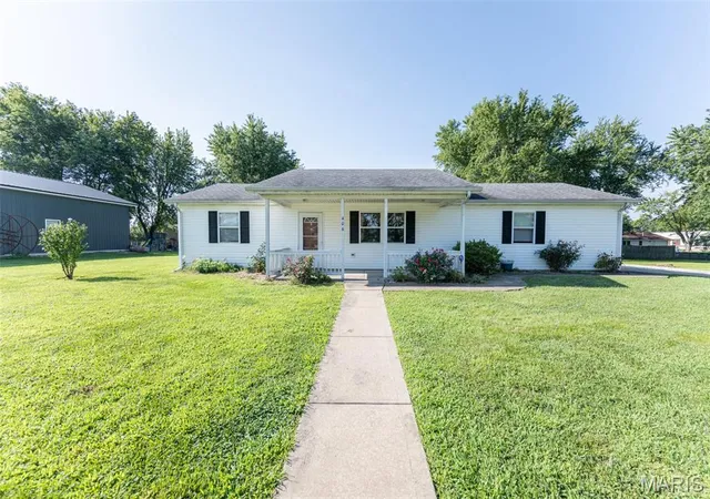 1st image of 406 E Trades Dr, Belle, MO 65013 | MLS# MIS26054618
