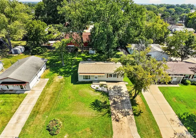 Photo 3 of Sale Pending at 4 Matchlock Dr, St Peters, MO 63376 | MLS# MIS26054620 | Listing updated on 2026-09-06