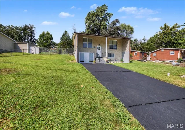Photo 1 of Sale Pending at 2841 Paula Ln, High Ridge, MO 63049 | MLS# MIS26054622 | Listing updated on 2026-10-01