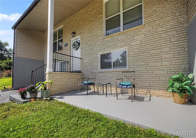 Photo 3 of Sale Pending at 2841 Paula Ln, High Ridge, MO 63049 | MLS# MIS26054622 | Listing updated on 2026-10-01