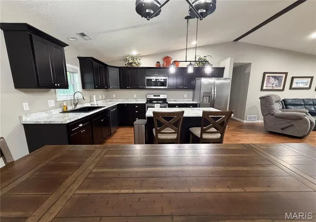 3rd image of 4010 Breckenridge Dr, Hannibal, MO 63401 | MLS# MIS26054626