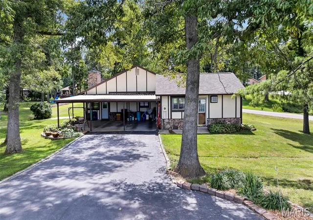 3rd image of 100 Lakewood Dr, Columbia, IL 62236 | MLS# MIS26054631