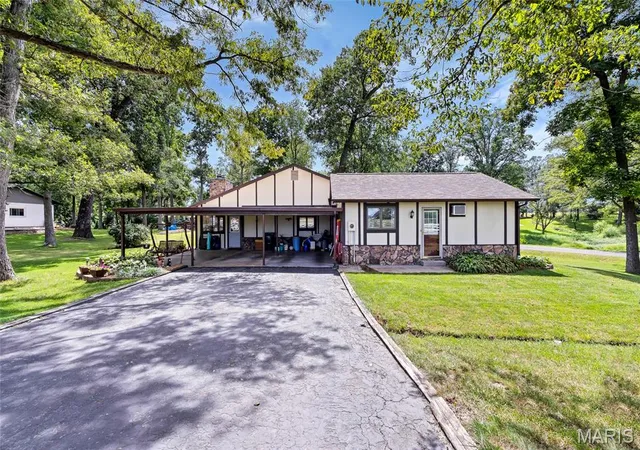 66th image of 100 Lakewood Dr, Columbia, IL 62236 | MLS# MIS26054631