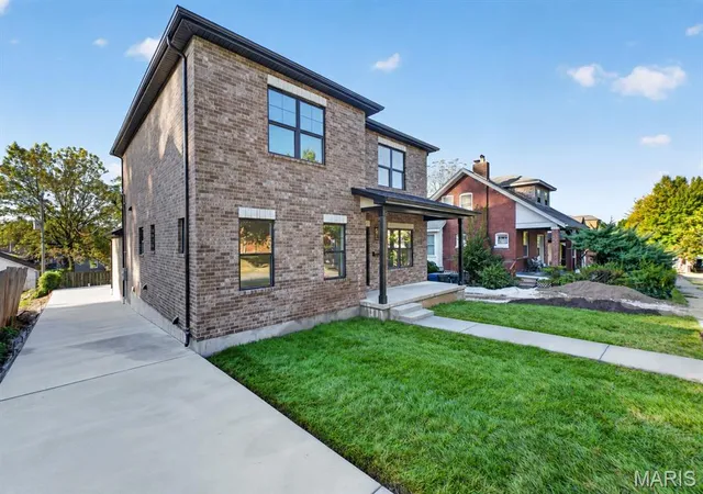 Photo 1 of Single family home for sale at 7728 Snowden Ave, Saint Louis, MO 63117 | MLS# MIS26054633 | Listing updated on 2026-10-20