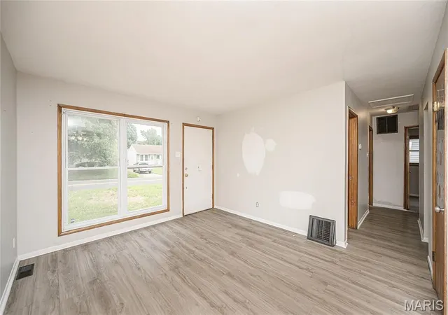 2nd image of 436 Shepley Dr, St Louis, MO 63137 | MLS# MIS26054641