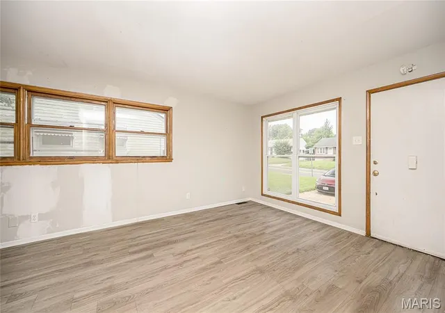 3rd image of 436 Shepley Dr, St Louis, MO 63137 | MLS# MIS26054641