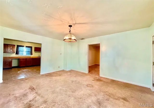 3rd image of 1202 N Madison St, Litchfield, IL 62056 | MLS# MIS26054648