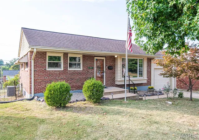 Photo 2 of Single family home for sale at 7045 Parkwood St, Saint Louis, MO 63116 | MLS# MIS26054653 | Listing updated on 2026-09-12