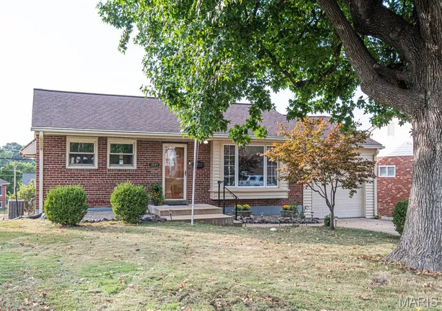 Photo 3 of Single family home for sale at 7045 Parkwood St, Saint Louis, MO 63116 | MLS# MIS26054653 | Listing updated on 2026-09-12