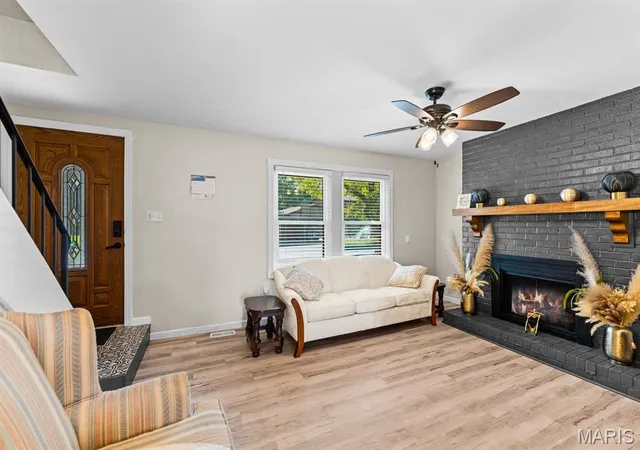 Photo 3 of House for sale at 903 Hampton Ct, Belleville, IL 62223 | MLS# MIS26054663 | Listing updated on 2026-10-07