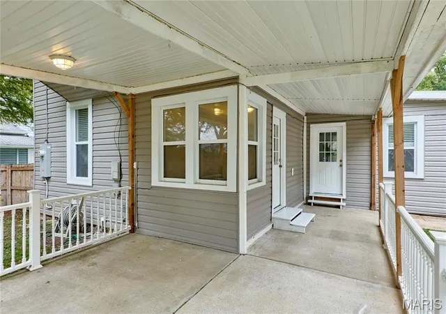 Photo 3 of Sale Pending at 225 Houston St, Saint Charles, MO 63301 | MLS# MIS26054669 | Listing updated on 2026-09-27