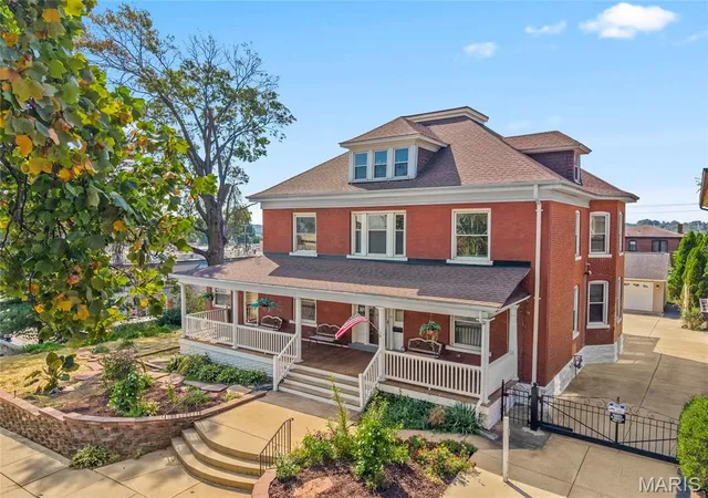 Photo 2 of Single family home for sale at 6120 Victoria Ave, St Louis, MO 63139 | MLS# MIS26054675 | Listing updated on 2026-09-14