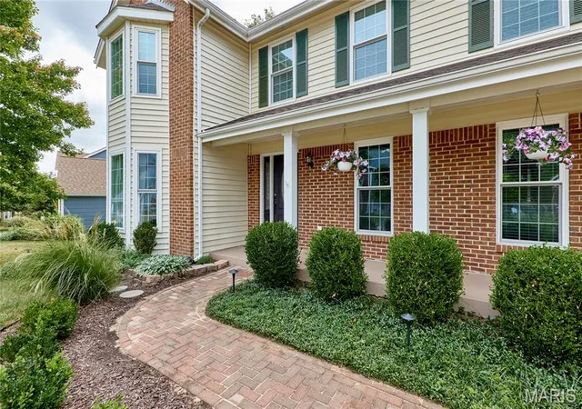 Photo 2 of Sale Pending at 16430 Green Pines Dr, Wildwood, MO 63011 | MLS# MIS26054676 | Listing updated on 2026-09-19