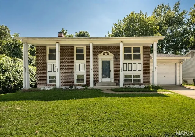 Photo 1 of Sale Pending at 1235 Greenmar Dr, Fenton, MO 63026 | MLS# MIS26054679 | Listing updated on 2026-08-30