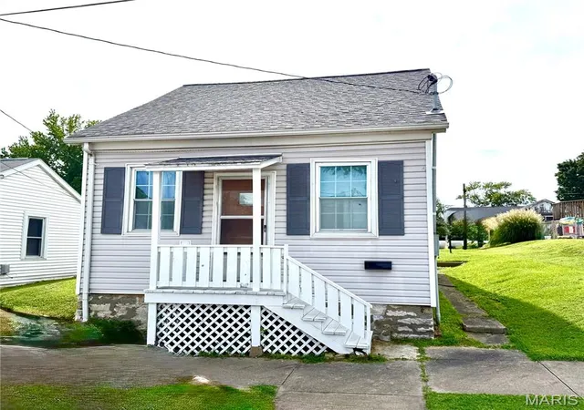 1st image of 319 S Main Street, Waterloo, IL 62298 | MLS# MIS26054680
