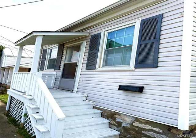 4th image of 319 S Main Street, Waterloo, IL 62298 | MLS# MIS26054680
