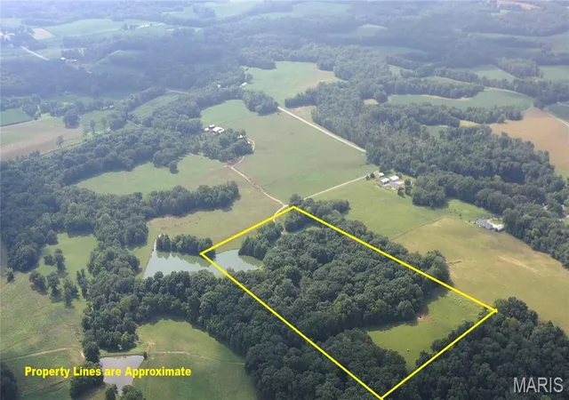 Photo 2 of Single family home for sale at 10631 Wine Hill Rd, Chester, IL 62233 | MLS# MIS26054683 | Listing updated on 2026-08-27