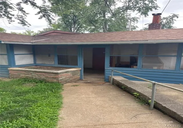 2nd image of 413 Wabash Ave, Belleville, IL 62220 | MLS# MIS26054686