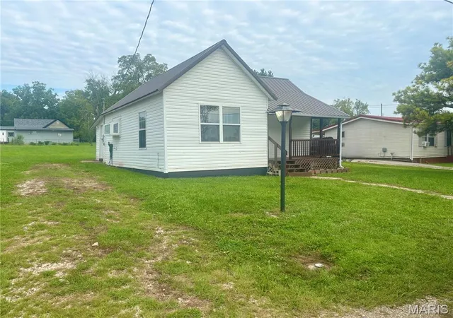 Photo 3 of Single family home for sale at 705 4th St, Park Hills, MO 63601 | MLS# MIS26054690 | Listing updated on 2026-09-03