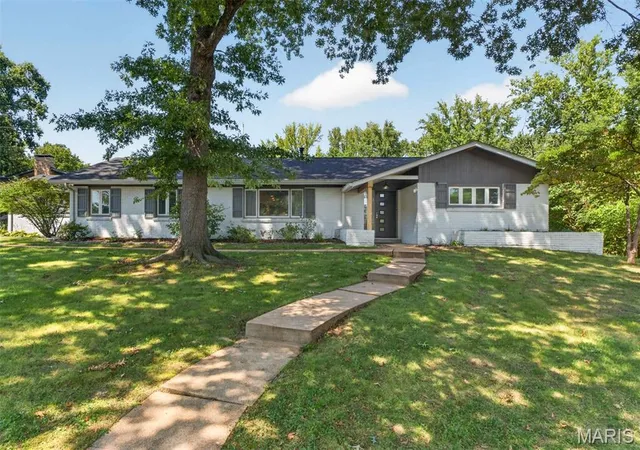 1st image of 8 Haven View Dr, Creve Coeur, MO 63141 | MLS# MIS26054705