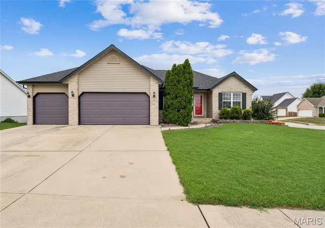 Photo 1 of Single family home for sale at 6700 Crossington Ln, Maryville, IL 62062 | MLS# MIS26054707 | Listing updated on 2026-10-05