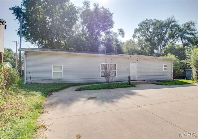 Photo 2 of Multi family home for sale at 91 N Stanley Rd, Cottage Hills, IL 62018 | MLS# MIS26054712 | Listing updated on 2026-09-25
